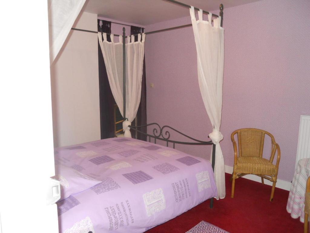 Huis De Wilde Wingerd Hotel Ypres Room photo