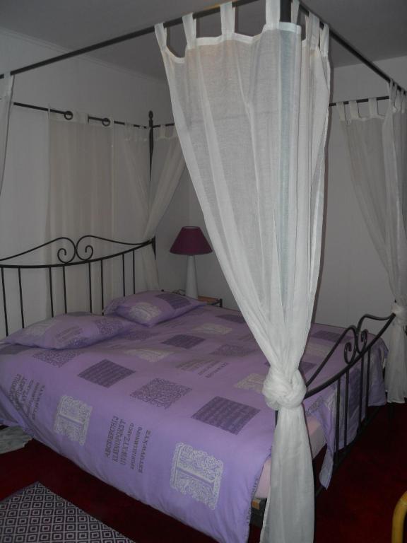 Huis De Wilde Wingerd Hotel Ypres Room photo