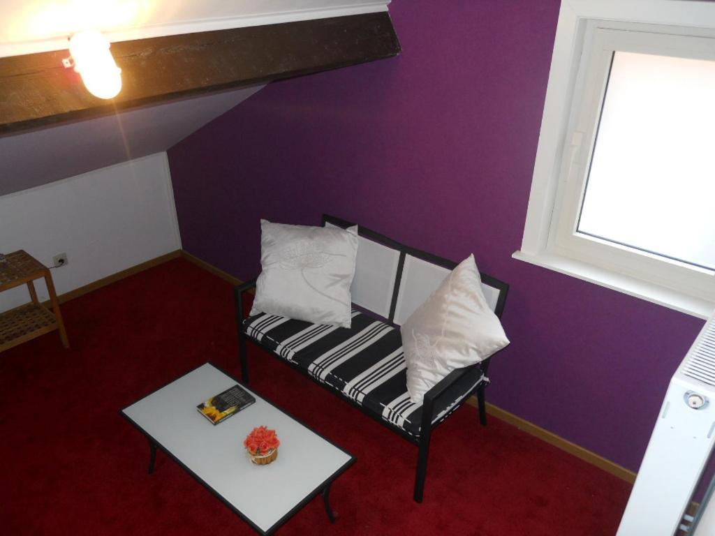 Huis De Wilde Wingerd Hotel Ypres Room photo